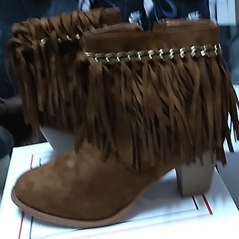 Women  chocolate  half cut moccasin  boots